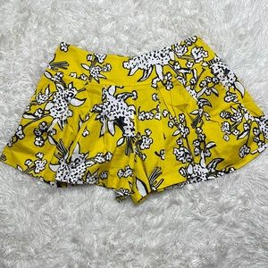 Red Valentino skirt / shorts • 44